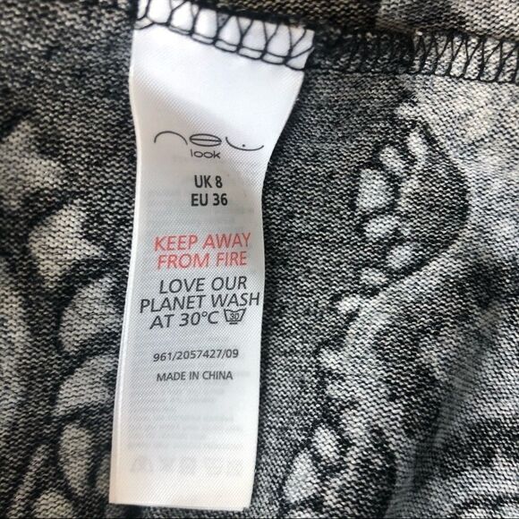 New Look Paisley Graphic Print Long Sleeve Mini Dress - Picture 7 of 8